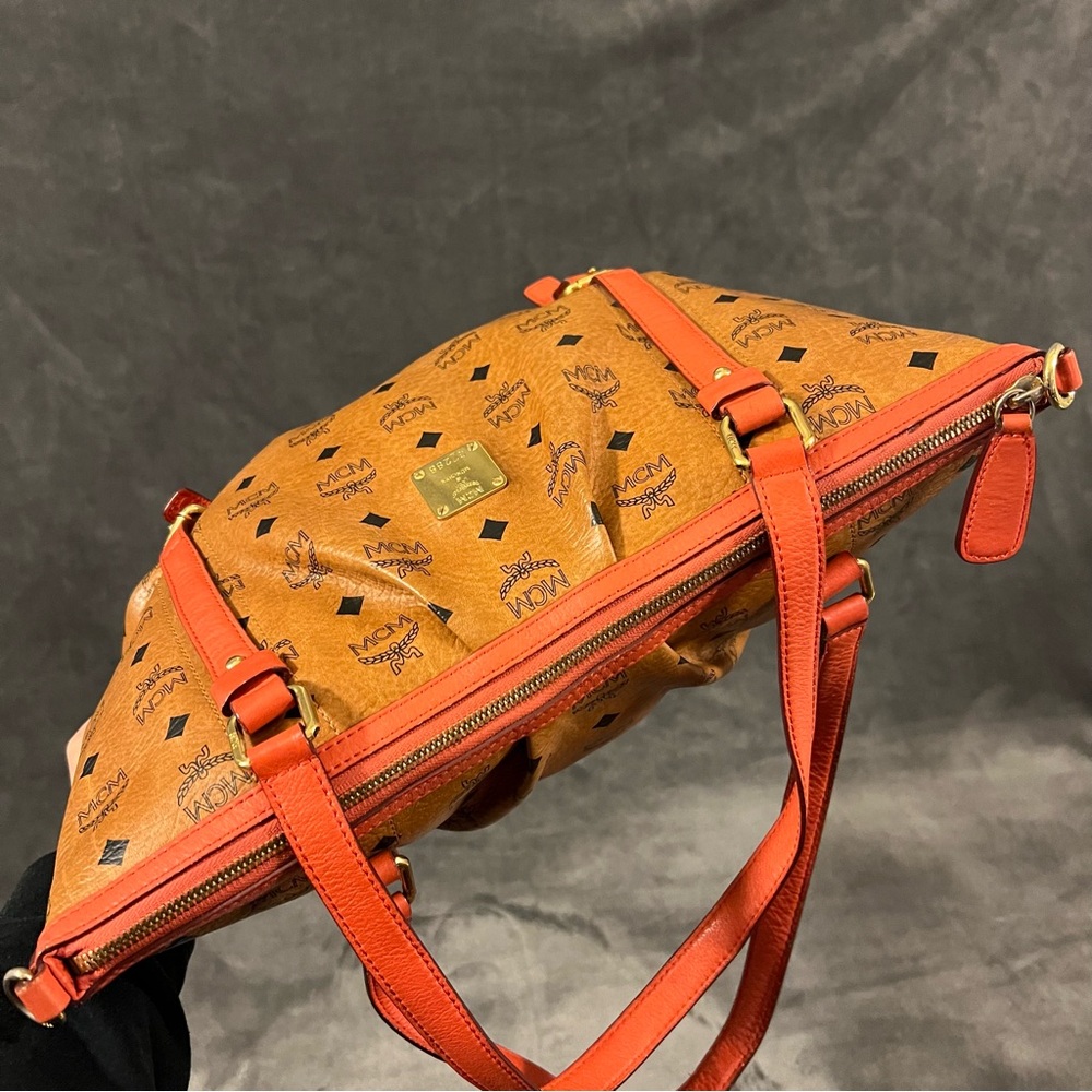 ♦️ MCM Visetos Cognac Leather Monogram Shoulder Bag - Picture 6 of 10